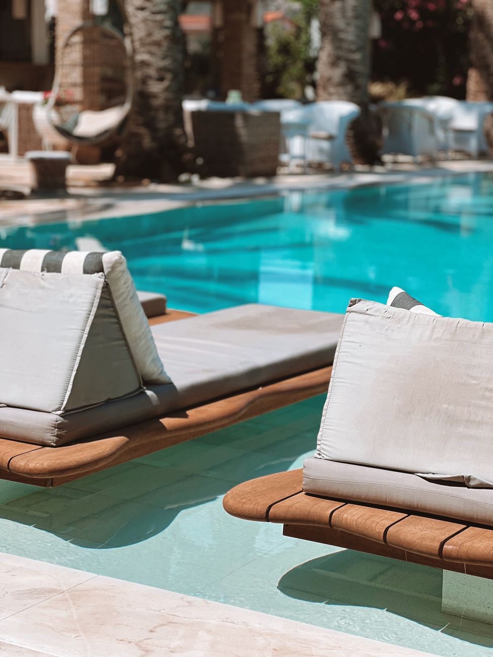 Luxury Hotels With Private Pool Suites and Premium Room Service